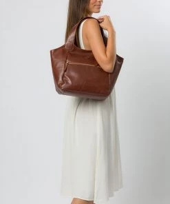 Pure Luxuries London Loxford Leather Tote Bag Vintage Cognac -Pure Luxuries shop unnamed file 1028 scaled