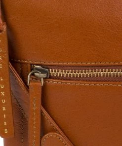 Pure Luxuries London Knook Leather Cross-Body Bag -Pure Luxuries shop unnamed file 1034 scaled