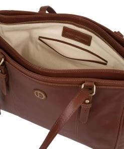 Pure Luxuries London Wollerton Leather Tote Bag Vintage Dark Tan 18 Pure Luxuries London Wollerton Leather Tote Bag Vintage Dark Tan -Pure Luxuries shop unnamed file 1104 scaled
