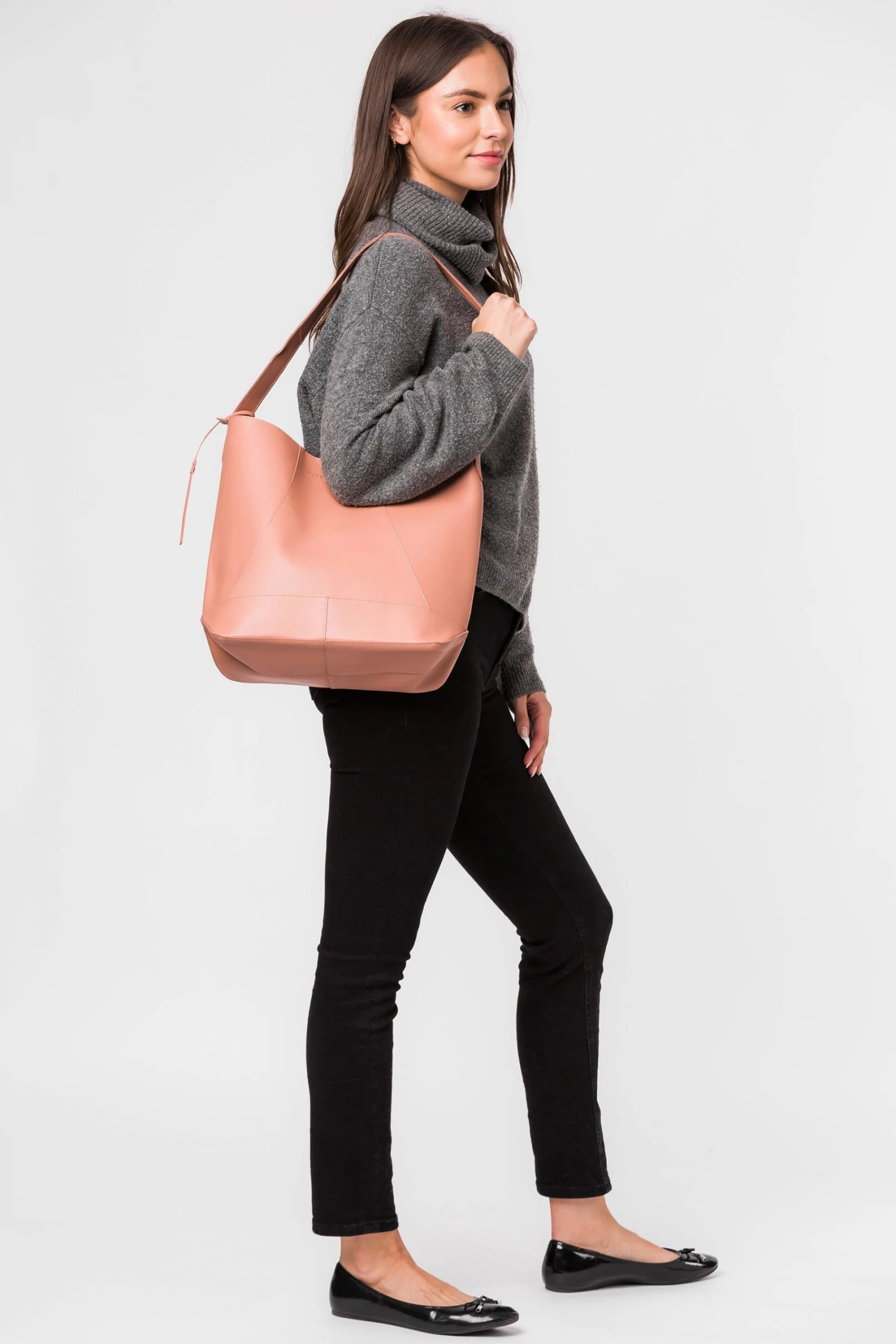 Pure Luxuries London Tunbridge Vegetable-Tanned Leather Shoulder Bag Smoky Blue 7 Pure Luxuries London Tunbridge Vegetable-Tanned Leather Shoulder Bag Smoky Blue - Image 5