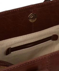 Pure Luxuries London Rosie Vegetable Tanned Leather Handbag Black 16 Pure Luxuries London Rosie Vegetable Tanned Leather Handbag Black -Pure Luxuries shop unnamed file 1185 scaled