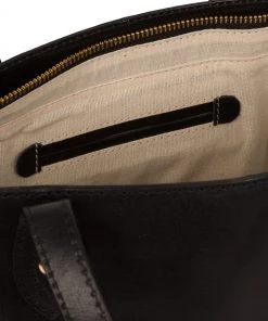 Pure Luxuries London Marian Vegetable-Tanned Leather Handbag Black -Pure Luxuries shop unnamed file 1229 scaled