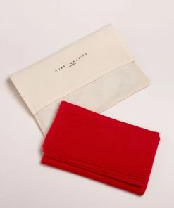 Pure Luxuries London Pure Luxuries London Red Cambridge Cashmere Scarf -Pure Luxuries shop unnamed file 1372 scaled