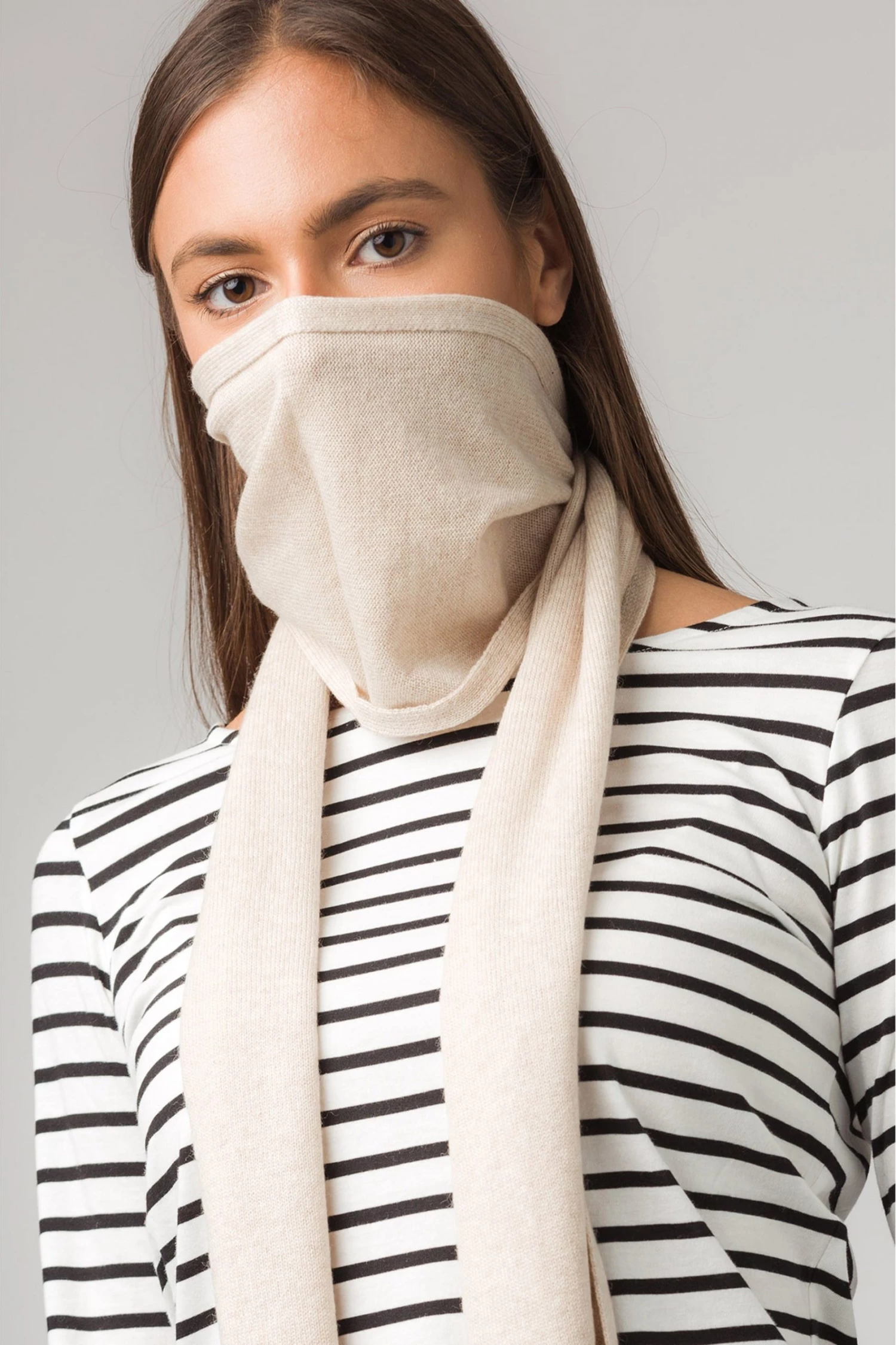 Pure Luxuries London Pure Luxuries London Cream Oxford Cashmere Scarf 5 Pure Luxuries London Pure Luxuries London Cream Oxford Cashmere Scarf - Image 3