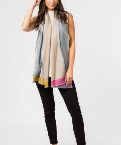 Pure Luxuries London Grey Hue Cashmere & Merino Wool Pashmina Scarf -Pure Luxuries shop unnamed file 1409 scaled