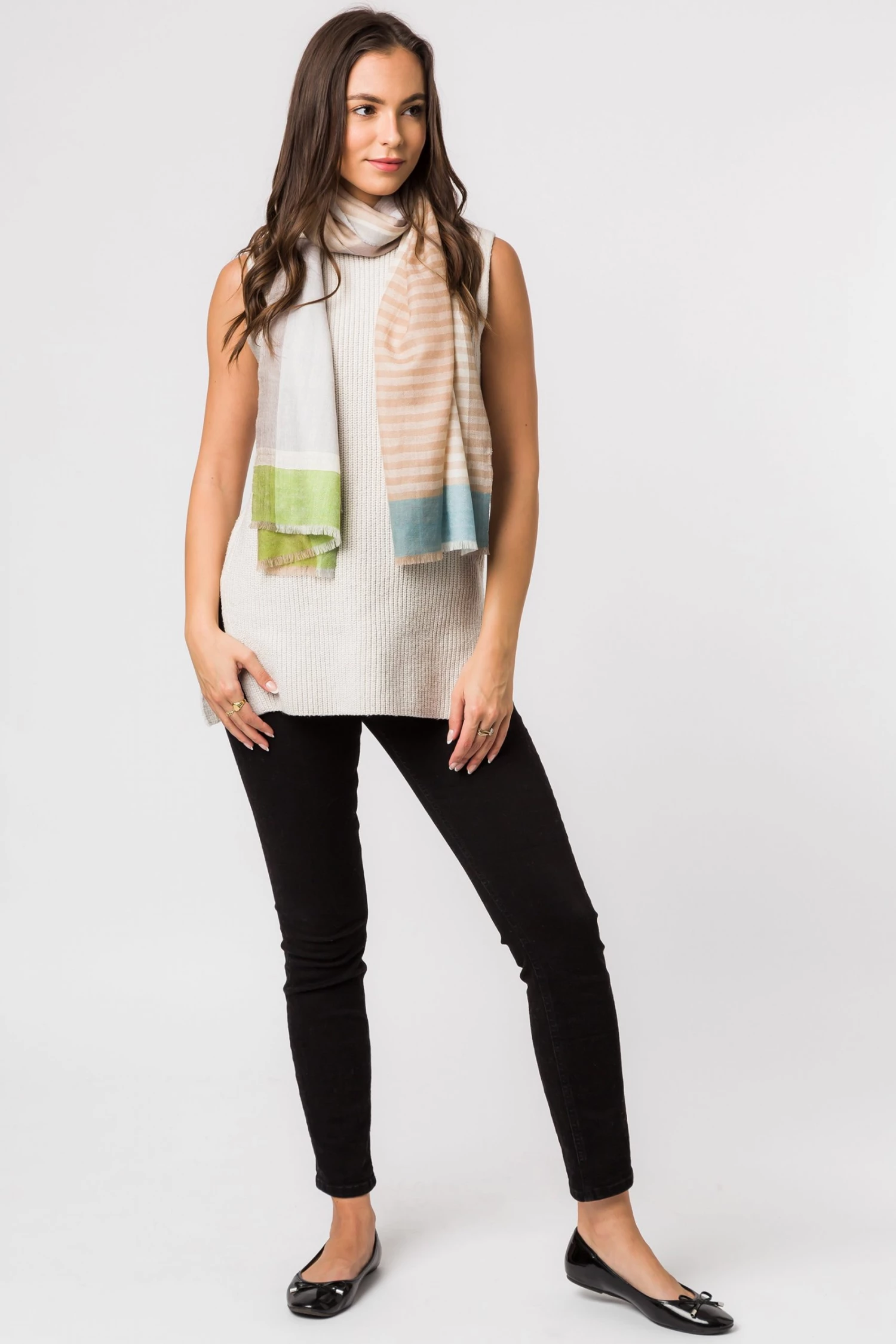 Pure Luxuries London Cream Charon Cashmere & Merino Wool Pashmina Scarf 4 Pure Luxuries London Cream Charon Cashmere & Merino Wool Pashmina Scarf - Image 2