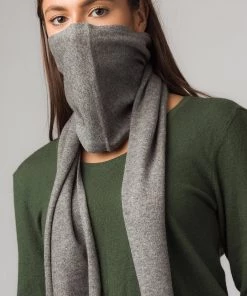 Pure Luxuries London Pure Luxuries London Grey Oxford Cashmere Scarf 9 Pure Luxuries London Pure Luxuries London Grey Oxford Cashmere Scarf -Pure Luxuries shop unnamed file 1444 scaled