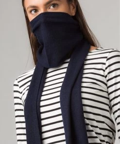 Pure Luxuries London Pure Luxuries London Blue Cambridge Cashmere Scarf -Pure Luxuries shop unnamed file 1497 scaled