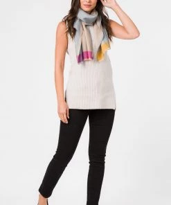 Pure Luxuries London Grey Hue Cashmere & Merino Wool Neckerchief -Pure Luxuries shop unnamed file 1502 scaled