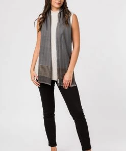 Pure Luxuries London Grey Aspect Cashmere & Merino Wool Pashmina -Pure Luxuries shop unnamed file 1522 scaled
