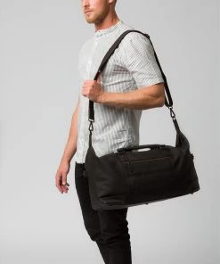 Pure Luxuries London Cargo Leather Holdall Black 12 Pure Luxuries London Cargo Leather Holdall Black -Pure Luxuries shop unnamed file 153 scaled