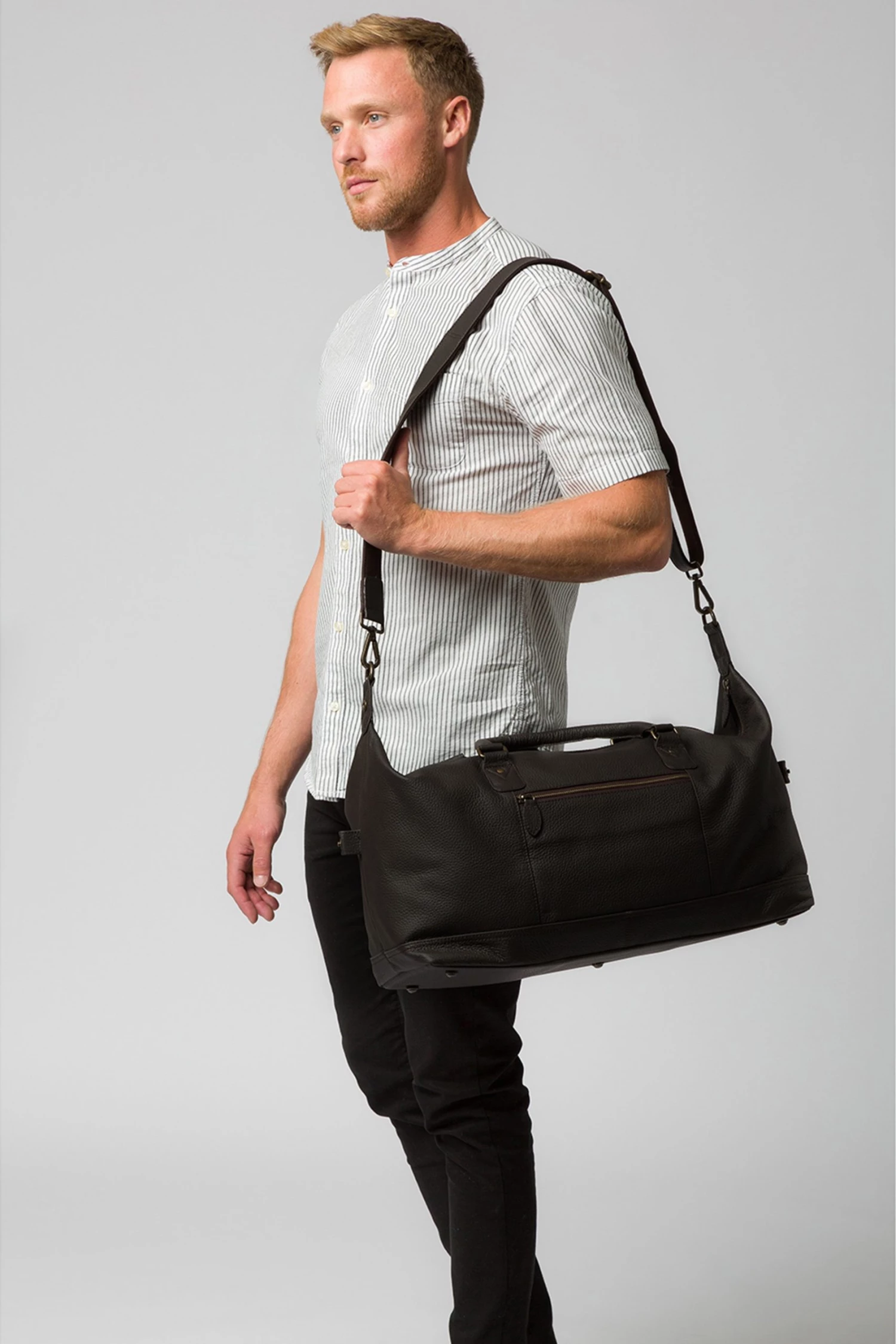 Pure Luxuries London Cargo Leather Holdall Black 6 Pure Luxuries London Cargo Leather Holdall Black - Image 4