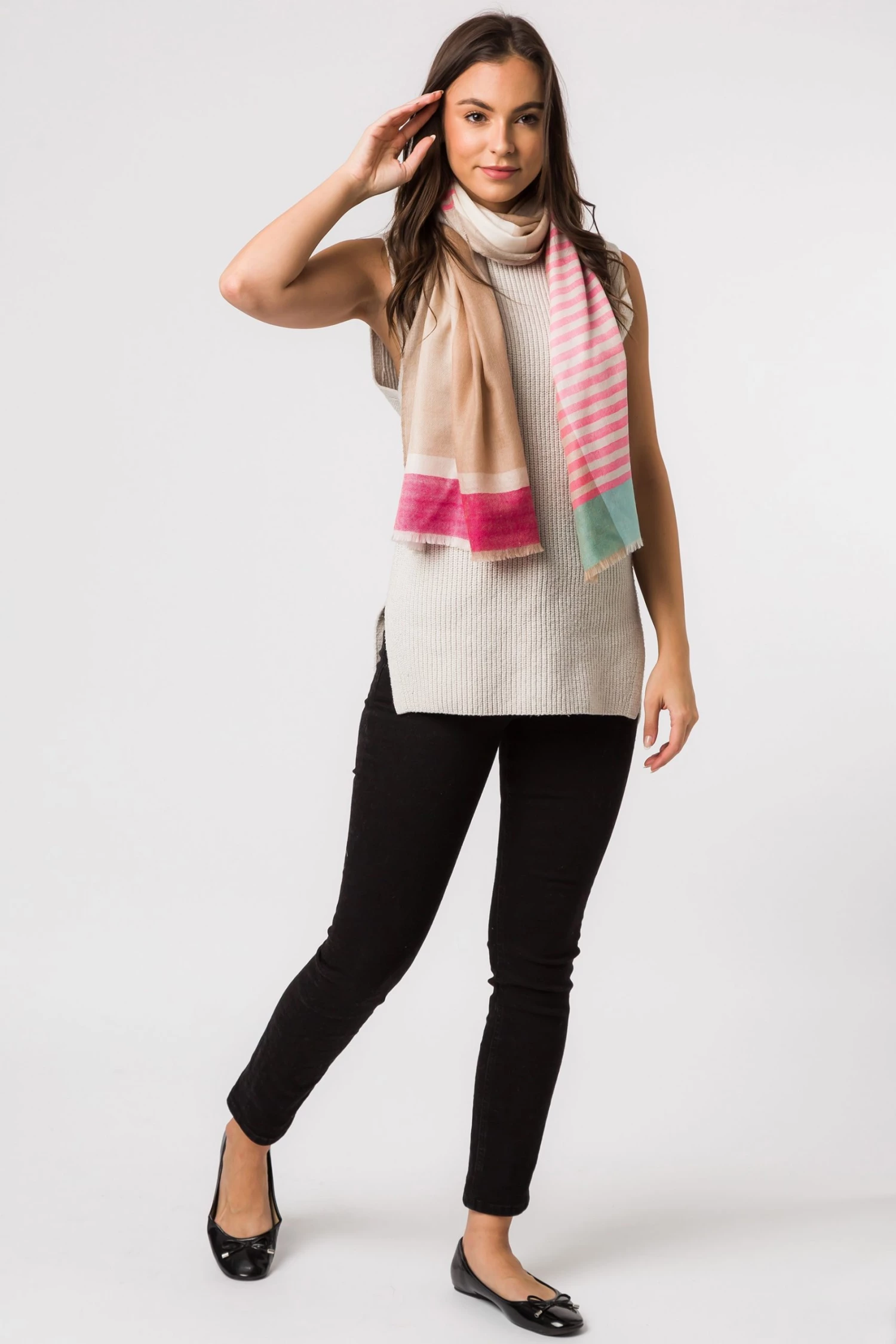 Pure Luxuries London Pink Zenith Cashmere & Merino Wool Pashmina Scarf 4 Pure Luxuries London Pink Zenith Cashmere & Merino Wool Pashmina Scarf - Image 2