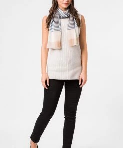 Pure Luxuries London Blue Accent Cashmere & Merino Wool Scarf -Pure Luxuries shop unnamed file 1556 scaled