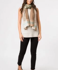 Pure Luxuries London Tan Asteris Cashmere & Merino Wool Pashmina Scarf -Pure Luxuries shop unnamed file 1571 scaled