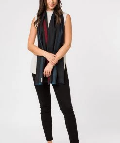 Pure Luxuries London Blue Gradient Cashmere & Merino Wool Pashmina 9 Pure Luxuries London Blue Gradient Cashmere & Merino Wool Pashmina -Pure Luxuries shop unnamed file 1583 scaled