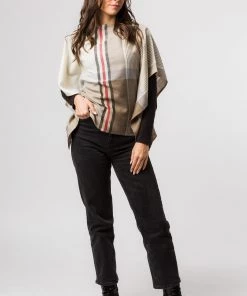 Pure Luxuries London Cream Hex 100% Merino Wool Poncho -Pure Luxuries shop unnamed file 1627 scaled