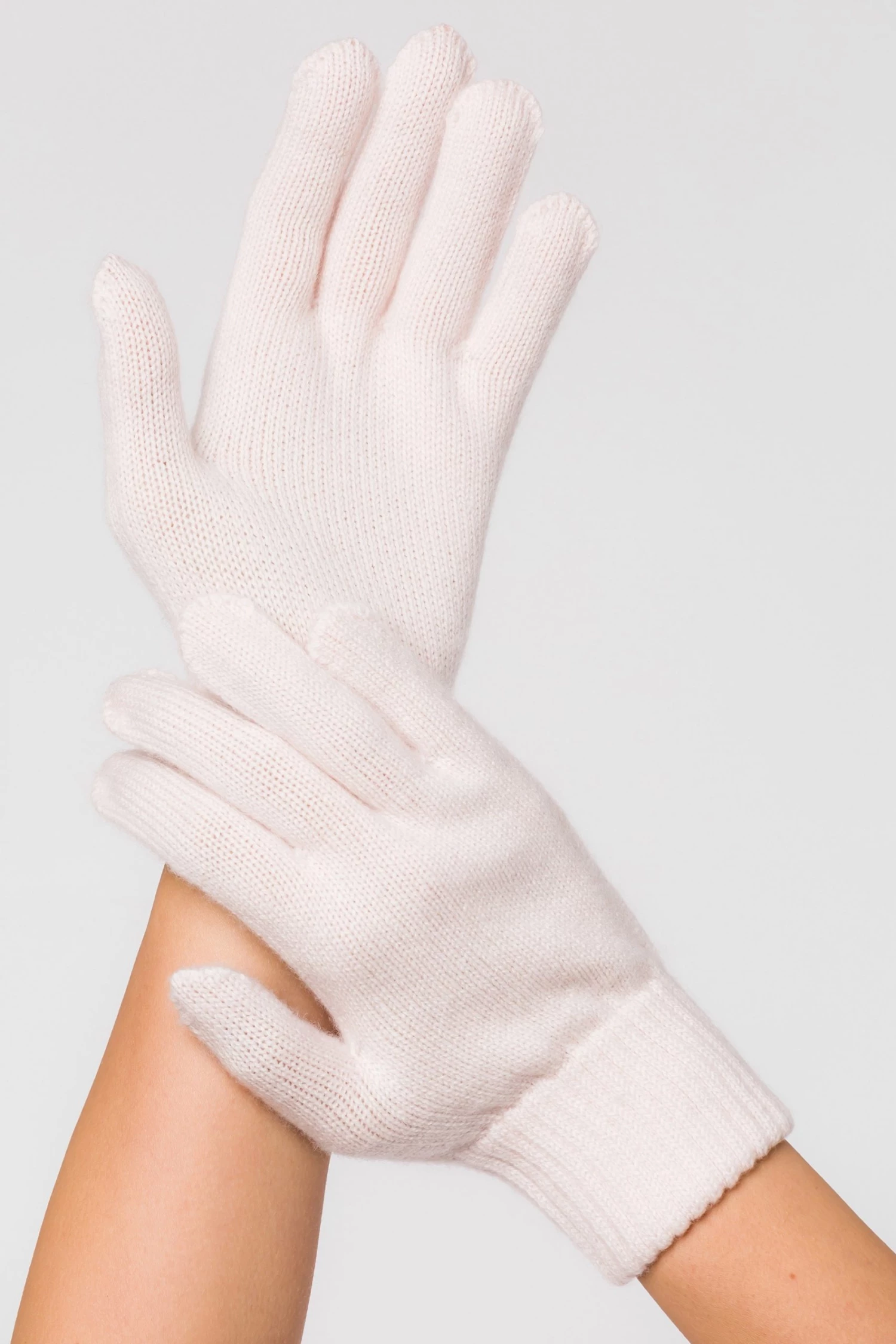 Pure Luxuries London Windermere Cashmere And Merino Wool Gloves Carnation Pink 4 Pure Luxuries London Windermere Cashmere And Merino Wool Gloves Carnation Pink - Image 2