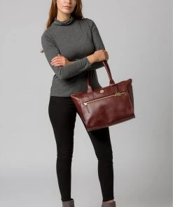 Pure Luxuries London Primrose Leather Tote Bag Jet Black -Pure Luxuries shop unnamed file 1850 scaled