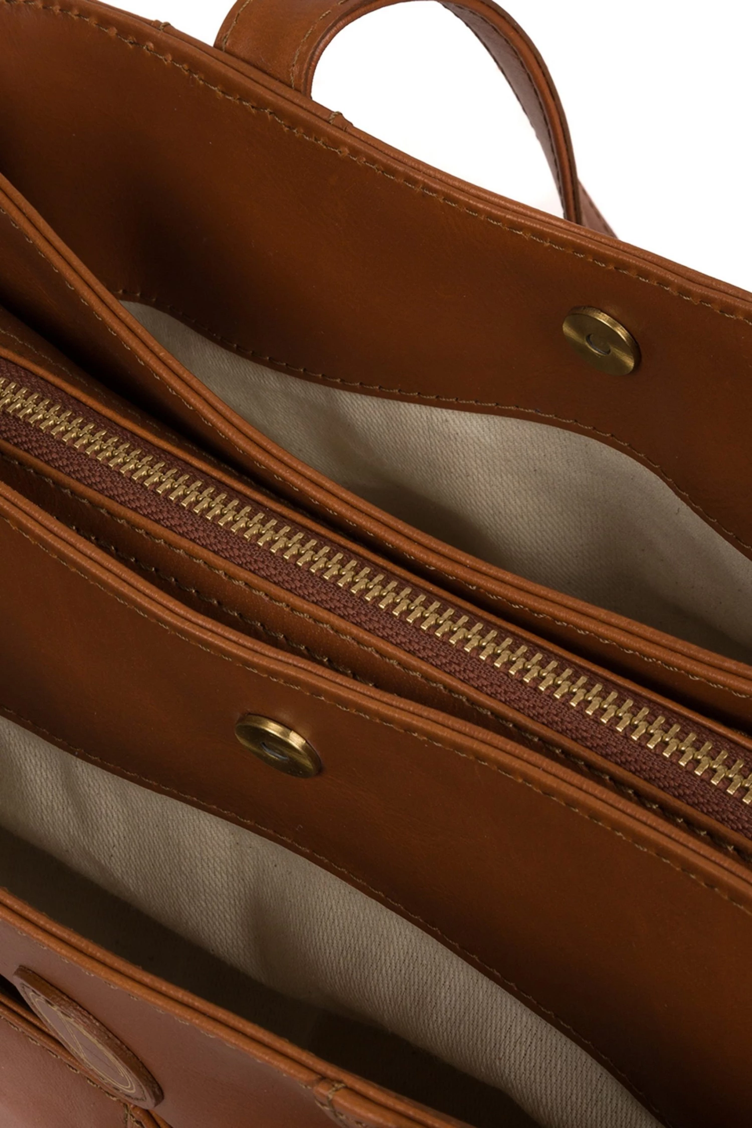 Pure Luxuries London Beacon Leather Handbag Vintage Cognac 4 Pure Luxuries London Beacon Leather Handbag Vintage Cognac - Image 2