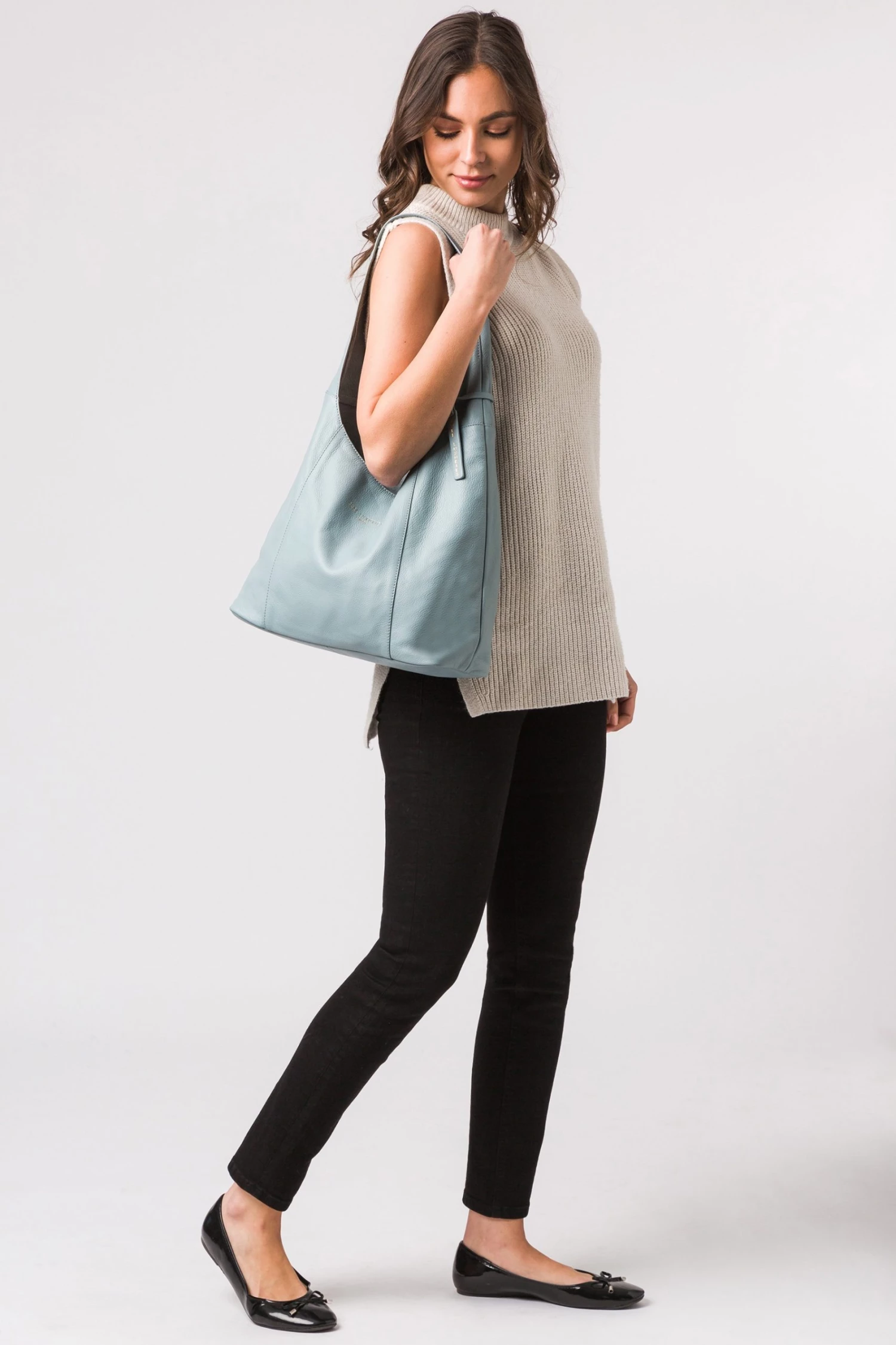 Pure Luxuries London Nina Leather Shoulder Bag Dark Tan 7 Pure Luxuries London Nina Leather Shoulder Bag Dark Tan - Image 5