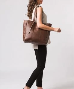 Pure Luxuries London Ripley Leather Extra Large Shopper Bag Saddle Tan -Pure Luxuries shop unnamed file 501 scaled