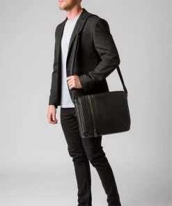 Pure Luxuries London Jefferson Leather Messenger Bag Brown 13 Pure Luxuries London Jefferson Leather Messenger Bag Brown -Pure Luxuries shop unnamed file 520 scaled