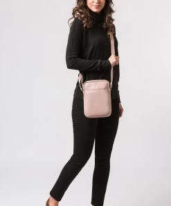 Pure Luxuries London Crew Leather Cross-Body Bag Pink 11 Pure Luxuries London Crew Leather Cross-Body Bag Pink -Pure Luxuries shop unnamed file 651 scaled