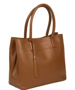 Pure Luxuries London Amesbury Vegetable-Tanned Leather Handbag Black -Pure Luxuries shop unnamed file 668 scaled