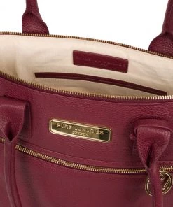 Pure Luxuries London Faye Leather Tote Bag Navy 18 Pure Luxuries London Faye Leather Tote Bag Navy -Pure Luxuries shop unnamed file 828 scaled